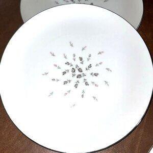 Vintage Petite Bouquet By Japan Dinner Plate With Floral Design & Gold Trim 10"